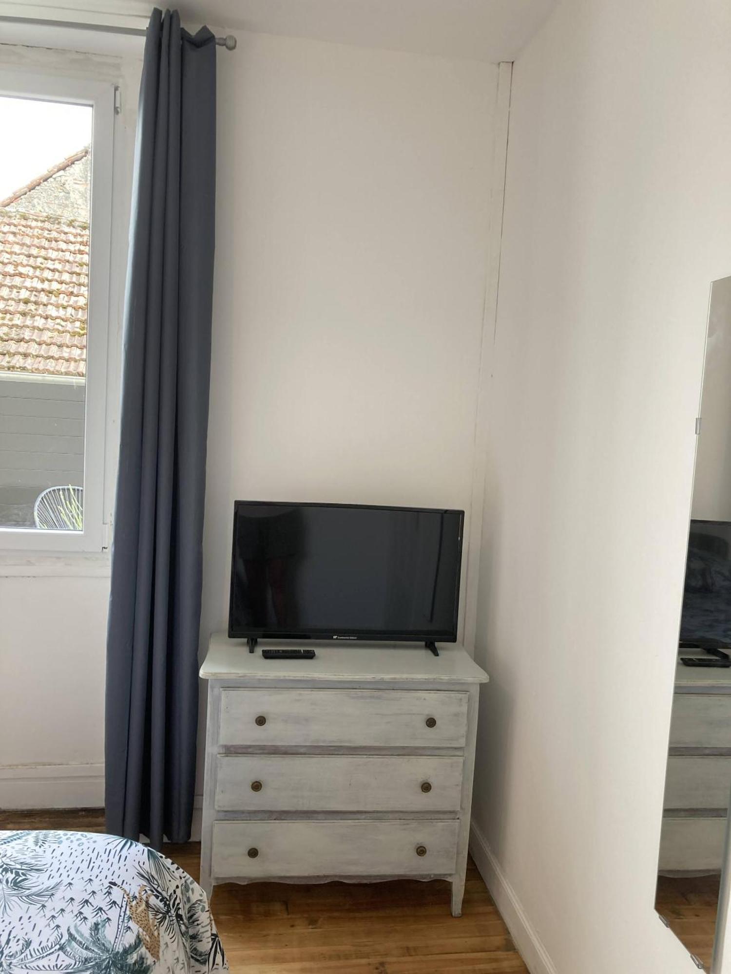 Location Appartement Des Pyrenees Borderes-sur-l'Echez Rum bild